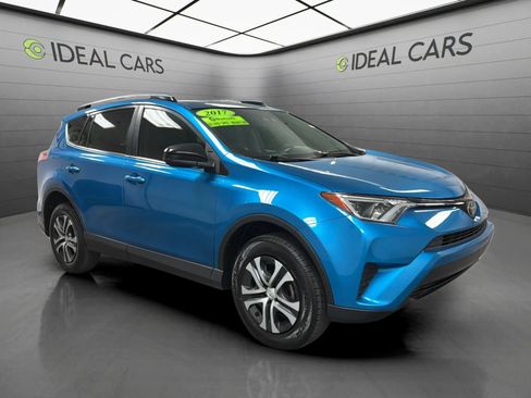 Used 2017 Toyota RAV4 LE FWD image 3