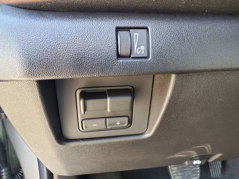 New 2026 Chevrolet Colorado W/T w/ WT Custom Package AWD/4WD image 9