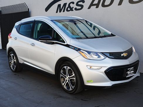 Used 2019 Chevrolet Bolt Premier w/ Infotainment Package image 3