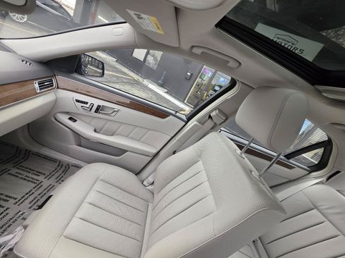 Used 2014 Mercedes-Benz E 350 4MATIC Sedan image 40