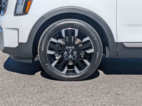 Used 2024 Kia Telluride SX Prestige w/ Towing Package image 10