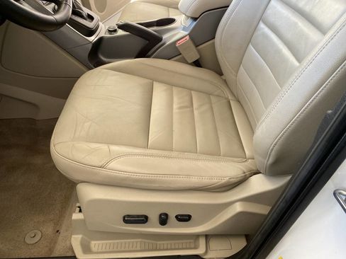 Used 2016 Ford Escape SE w/ SE Leather Comfort Package image 25