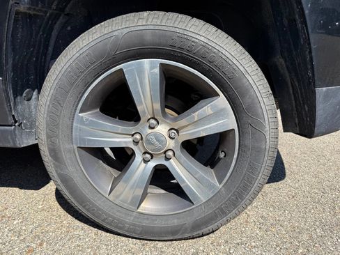 Used 2017 Jeep Patriot High Altitude AWD/4WD image 8