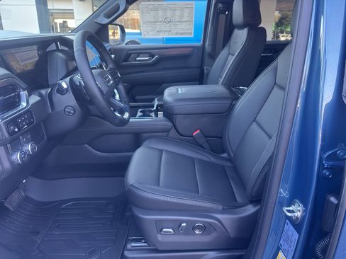 New 2026 GMC Yukon Denali w/ Sun & Power Step Package image 14