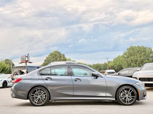 Used 2020 BMW 330i Sedan w/ M Sport Package RWD image 11