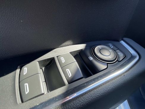 Used 2022 Chevrolet Silverado 1500 LT w/ Protection Package image 15