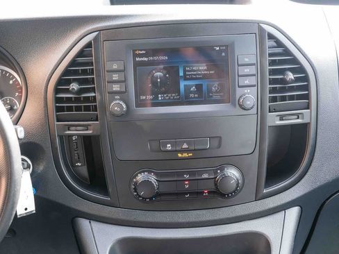 Used 2023 Mercedes-Benz Metris image 15