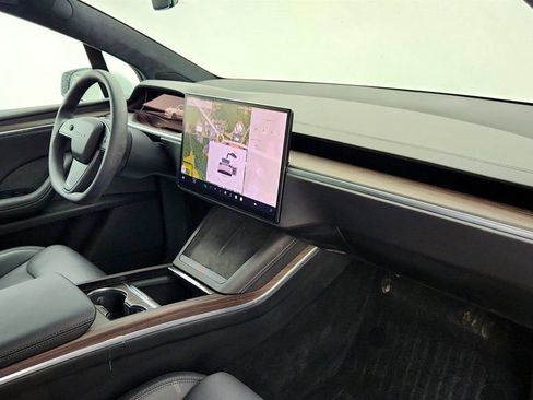 Used 2024 Tesla Model X image 31