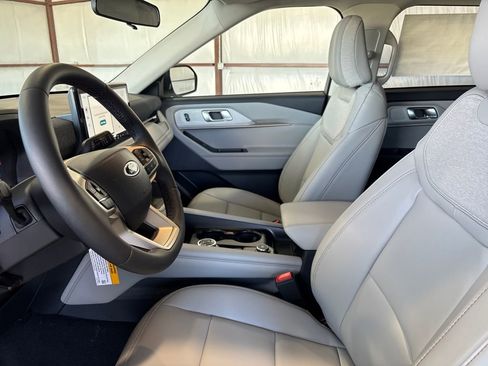 New 2026 Ford Explorer Active w/ Active Comfort Package image 11