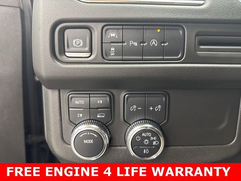 Used 2024 GMC Yukon SLE image 10