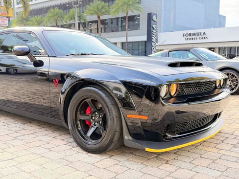 Used 2018 Dodge Challenger SRT Demon RWD image 5