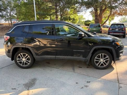 Used 2018 Jeep Compass Latitude w/ Popular Equipment Group AWD/4WD image 8