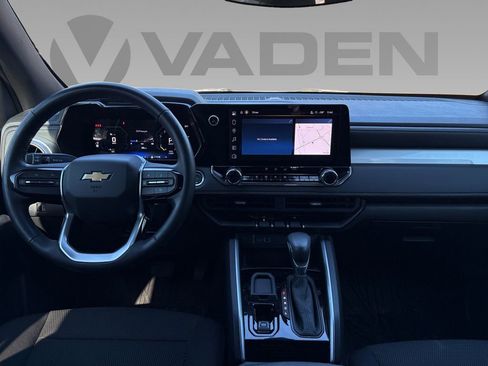 Used 2024 Chevrolet Colorado LT w/ LT Convenience Package image 3