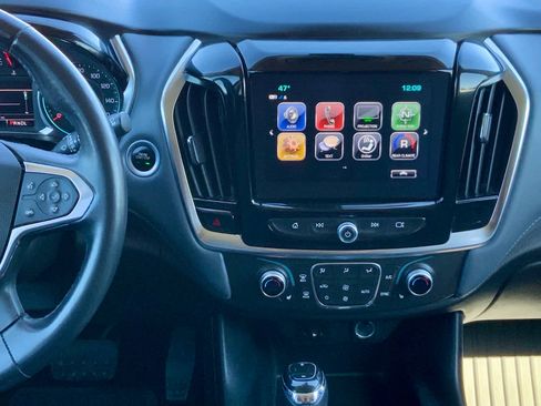 Used 2018 Chevrolet Traverse LT image 42