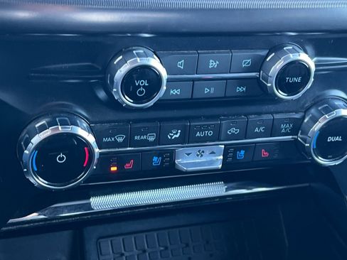 Used 2023 Ford F150 Platinum image 20