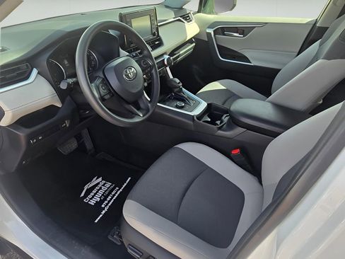 Used 2021 Toyota RAV4 XLE w/ Convenience Package image 25