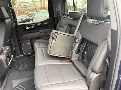 Used 2022 Chevrolet Silverado 1500 LTZ w/ LTZ Convenience Package II image 9