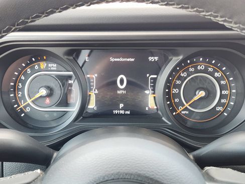 Used 2026 Jeep Gladiator Mojave AWD/4WD image 24