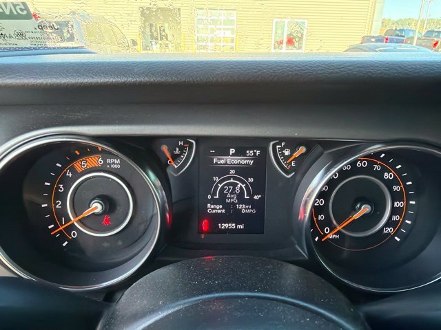 Used 2022 Jeep Wrangler Unlimited Sport AWD/4WD image 12