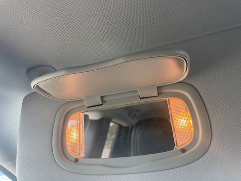 Used 2019 Jeep Cherokee Limited image 30