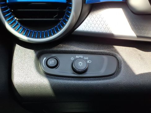 Used 2024 Chevrolet Trax LS w/ LS Convenience Package FWD image 27
