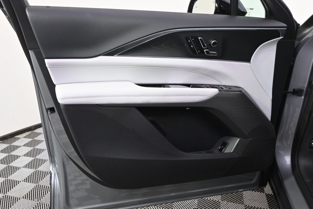New 2026 Cadillac Lyriq Luxury w/ LPO, Floor Liner Package AWD/4WD image 22