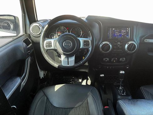 Used 2015 Jeep Wrangler Unlimited Sport image 5