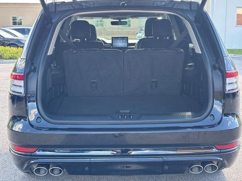 Certified 2023 Lincoln Aviator Reserve w/ Equipment Group 201A AWD/4WD image 9