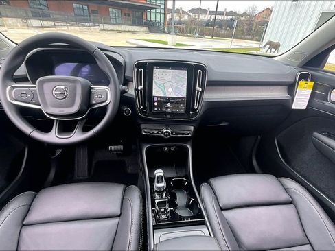 New 2026 Volvo XC40 B5 Ultra w/ Protection Package Premier AWD/4WD image 9