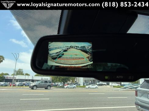 Used 2018 Toyota C-HR XLE FWD image 22