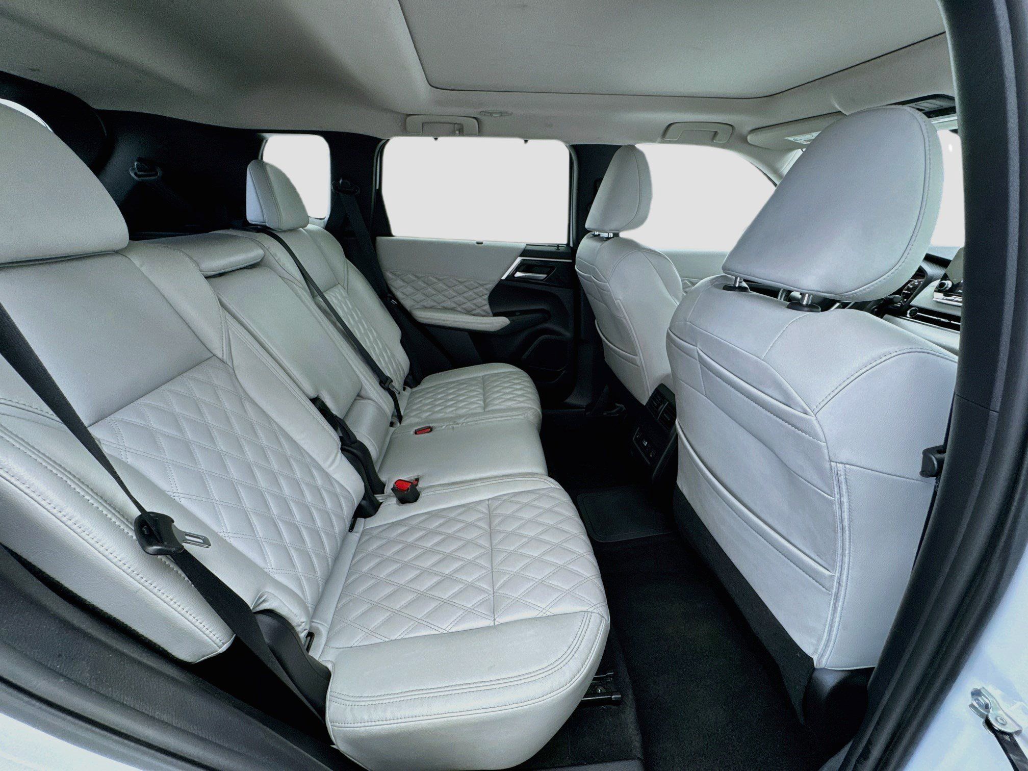 Used 2024 Mitsubishi Outlander SEL AWD/4WD image 20
