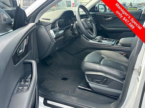 Used 2023 Audi Q8 Premium Plus image 11