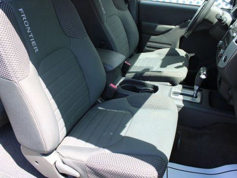 Used 2017 Nissan Frontier Desert Runner image 18