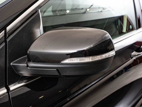 Used 2019 Ford Edge Titanium FWD image 15