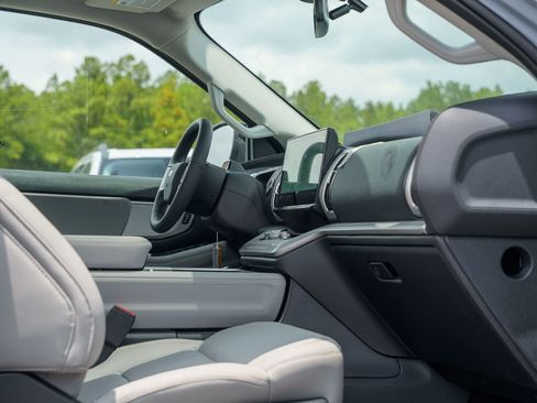 New 2027 Ford Expedition Active RWD image 11