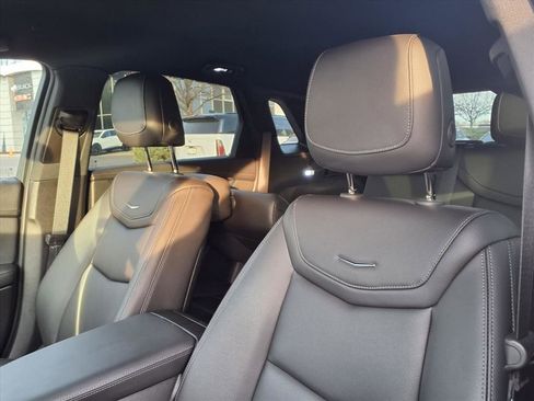 Used 2025 Cadillac XT5 Luxury image 11