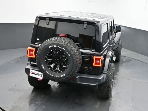 Used 2018 Jeep Wrangler Unlimited Rubicon w/ Dual Top Group AWD/4WD image 43
