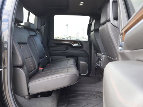 Used 2024 Chevrolet Silverado 2500 High Country w/ High Country Premium Package image 35