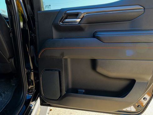 Used 2024 GMC Sierra 1500 AT4 w/ Technology Package image 34