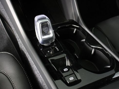 New 2026 Volvo XC40 B5 Plus w/ Climate Package image 7