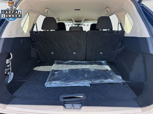 Certified 2025 Nissan Rogue SV AWD/4WD image 18