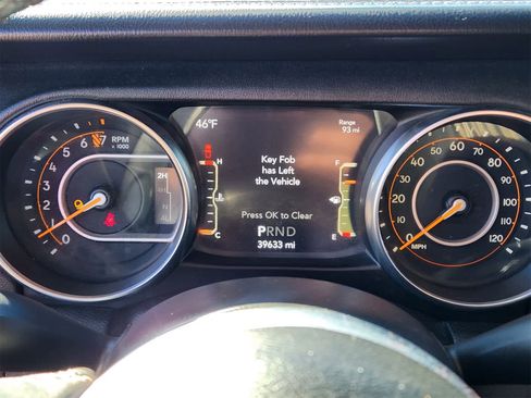 Used 2020 Jeep Gladiator Overland image 17