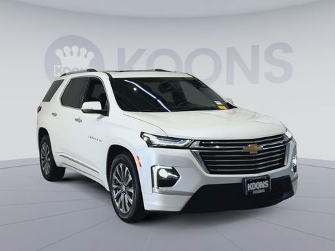 Used 2023 Chevrolet Traverse Premier AWD/4WD image 2
