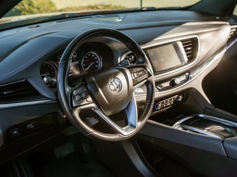 Used 2022 Buick Enclave Essence w/ Sport Touring Edition image 10