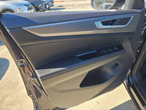 Used 2025 Volkswagen Atlas Cross Sport SE image 13