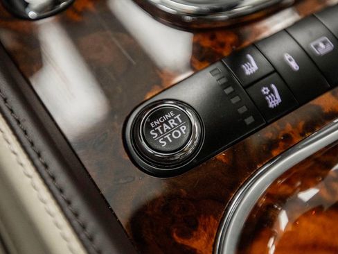Used 2015 Bentley Flying Spur V8 AWD/4WD image 28