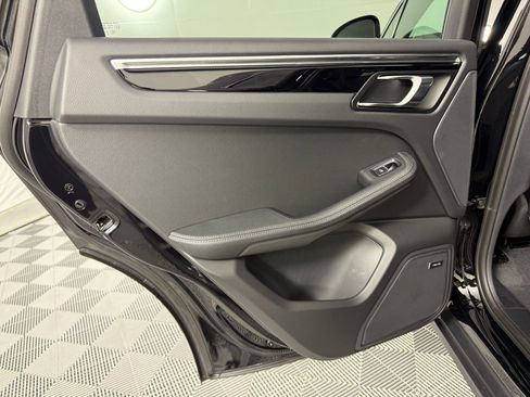 New 2026 Porsche Macan image 27