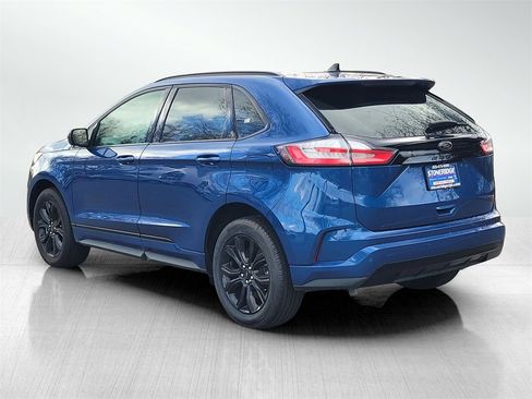 Used 2024 Ford Edge SE w/ Black Appearance Package image 6