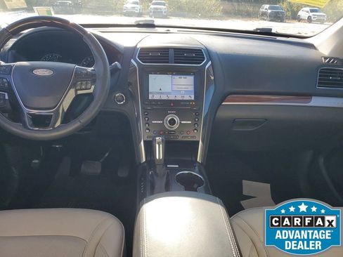 Used 2019 Ford Explorer Platinum image 11