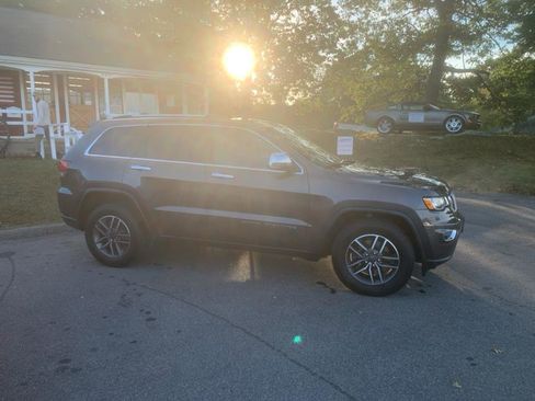 Used 2021 Jeep Grand Cherokee Limited image 2
